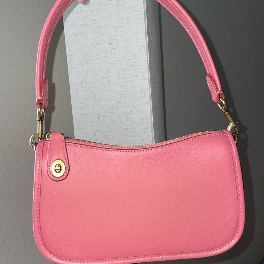 NWOT Coach Swinger Pink Bag with Gold-Tone Hardware